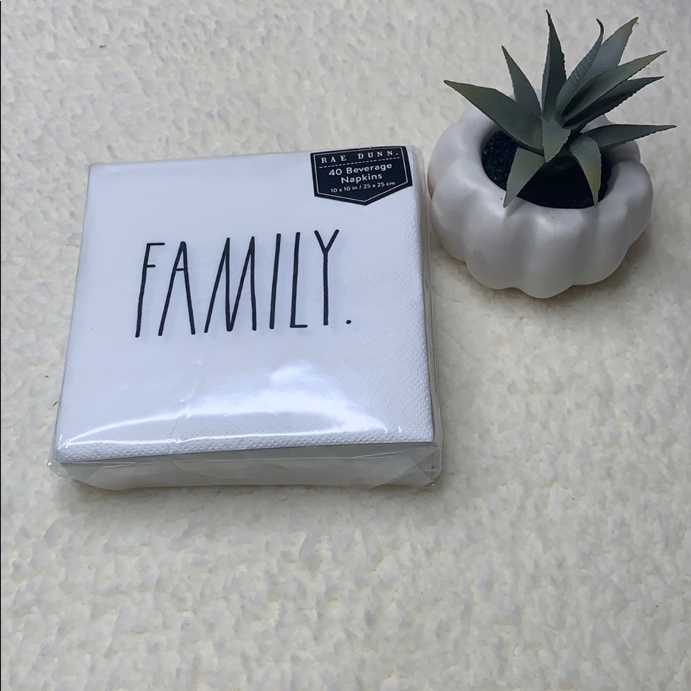 Rae Dunn‎ Family beverage napkins